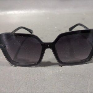 Vince Camuto Dark Square Sunglasses